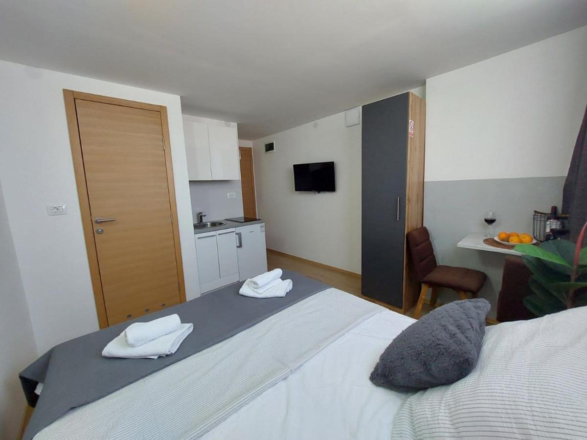 Apartmani Roza Пула Екстериор снимка